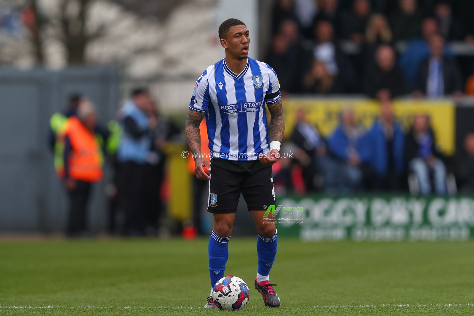 Liam Palmer #2 of Sheffield Wednesday goes forward with the ball during the Sky Bet League 1 match Burton Albion vs Sheffield Wednesday at Pirelli Stadium, Burton upon Trent, United Kingdom, 15th April 2023

(Photo by Gareth Evans/News Images)