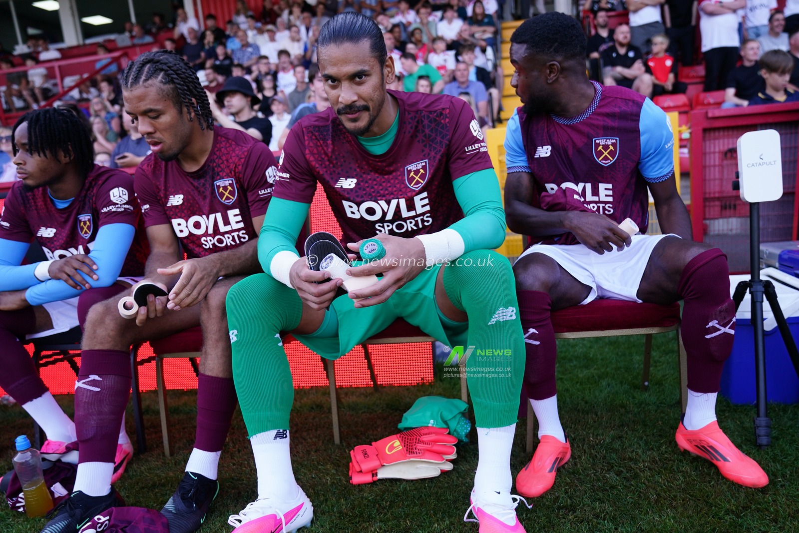 West Ham United goalkeeper Alphonse Areola ahead of kick off during the pre-season friendly match Stevenage vs West Ham United at Lamex Stadium, Stevenage, United Kingdom on 22 July 2026

(Photo by Harvey Murphy/News Images)
