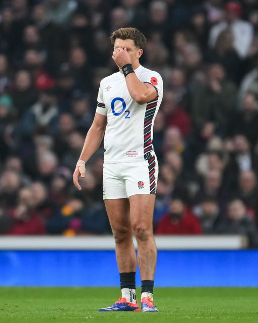 Henry Slade of England is dejected during the game during the Autumn Nations Series match England vs Australia at Allianz Stadium, Twickenham, United Kingdom, 8th November 2024

(Photo by Craig Thomas/News Images)