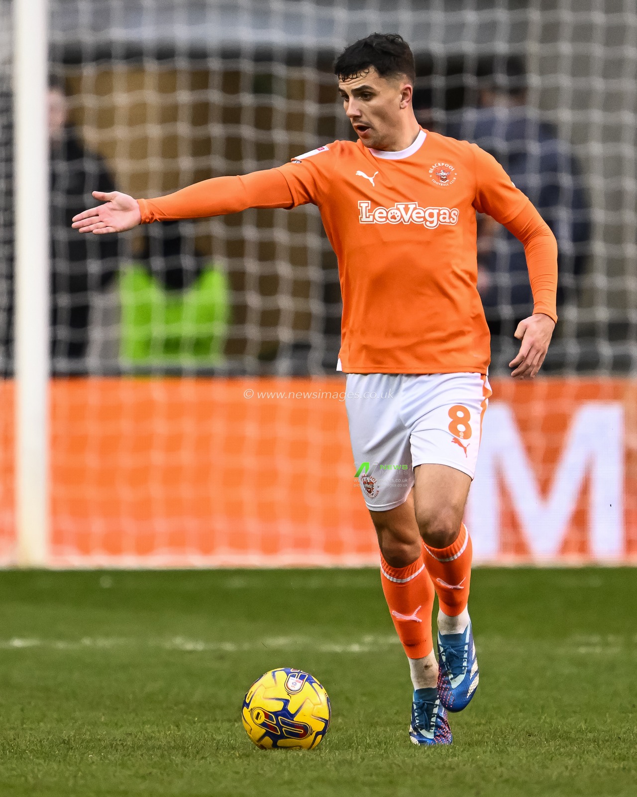 Albie Morgan of Blackpool makes a break with the ball during the Sky Bet League 1 match Blackpool vs Exeter City at Bloomfield Road, Blackpool, United Kingdom, 13th January 2024

(Photo by Craig Thomas/News Images)