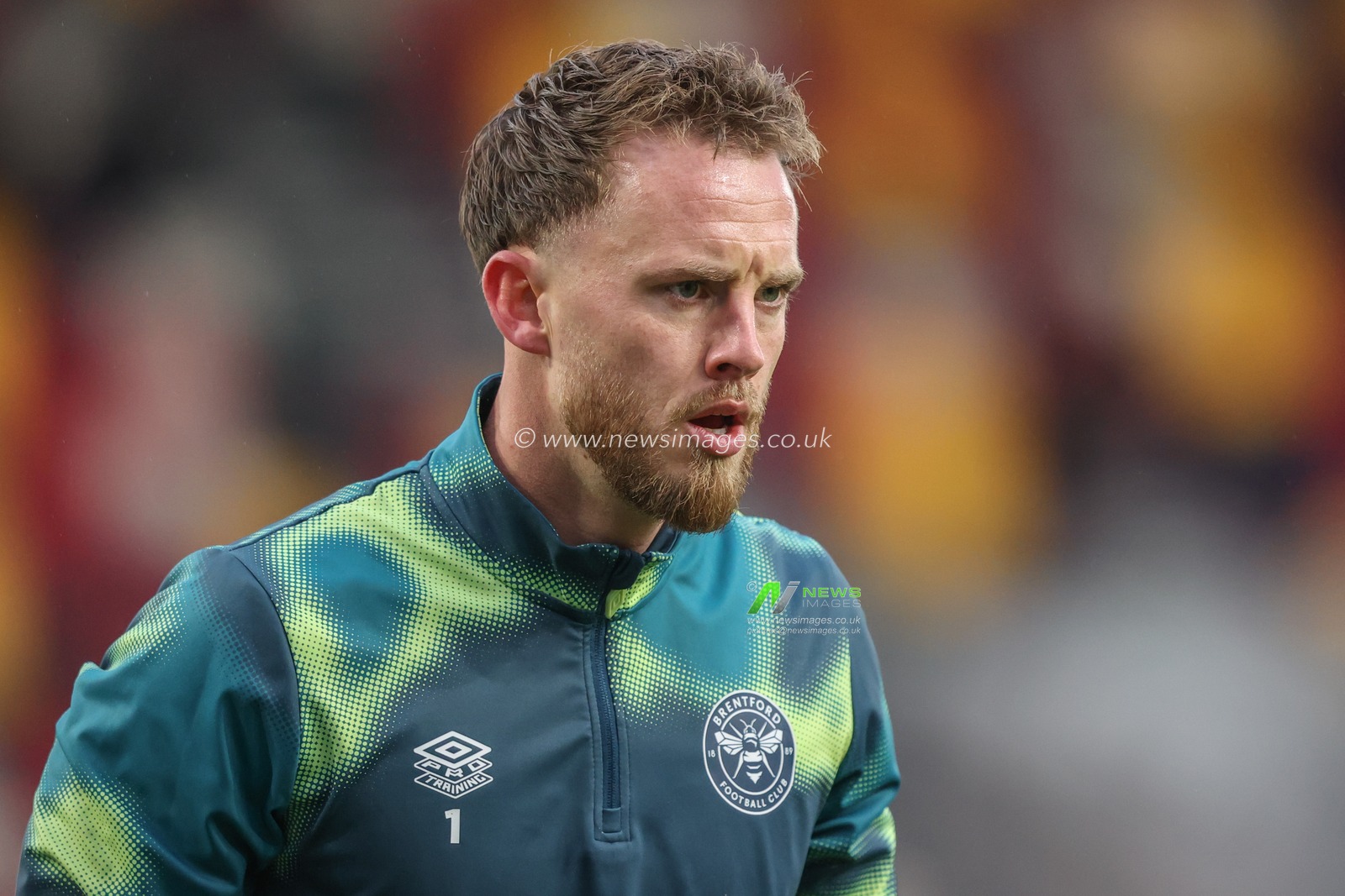 Mark Flekken of Brentford in the pregame warmup session during the Premier League match Brentford vs Newcastle United at The Gtech Community Stadium, London, United Kingdom, 7th December 2024

(Photo by Alfie Cosgrove/News Images)
