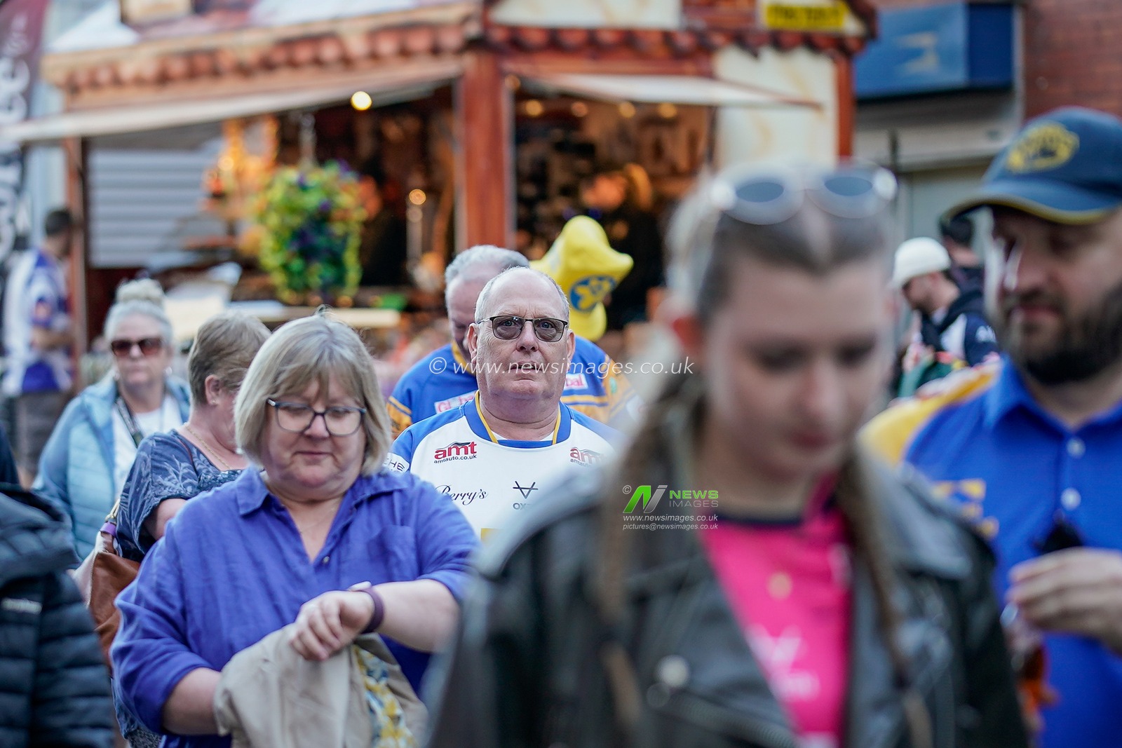Leeds Rhinos fans interact prior to kick off during the Betfred Super League round 9 match Leeds Rhinos vs Catalans Dragons at AMT Headingley Stadium, Leeds, United Kingdom on 24 April 2026

(Photo by Maynard Manyowa/News Images)