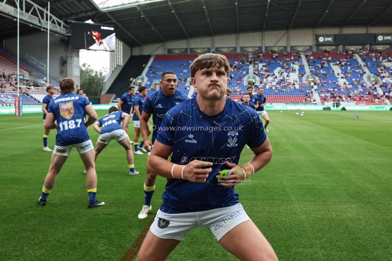 Lachlan Webster of Warrington Wolves in the pre-game warm up during the Betfred Super League round 18 match Wigan Warriors vs Warrington Wolves at The Brick Community Stadium, Wigan, United Kingdom on 10 July 2026

(Photo by Mark Cosgrove/News Images)