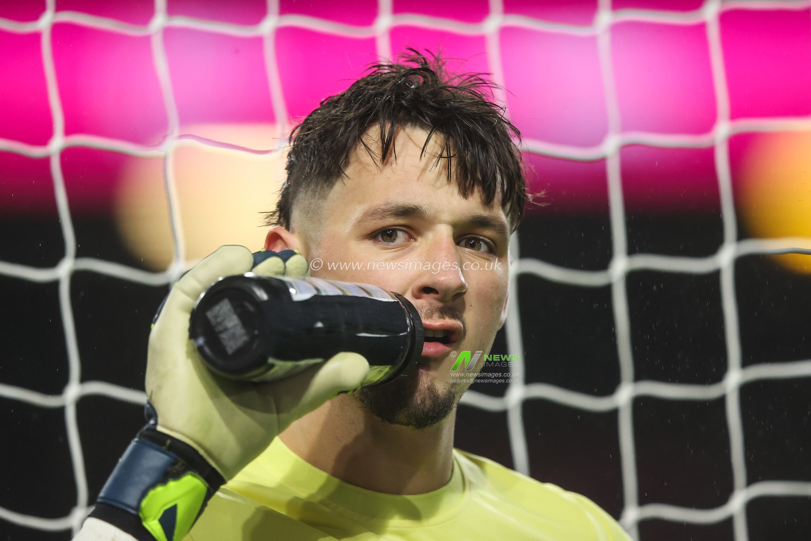 James Trafford of Burnley takes a drink during the Sky Bet Championship match Burnley vs Middlesbrough at Turf Moor, Burnley, United Kingdom, 6th December 2024

(Photo by Alfie Cosgrove/News Images)