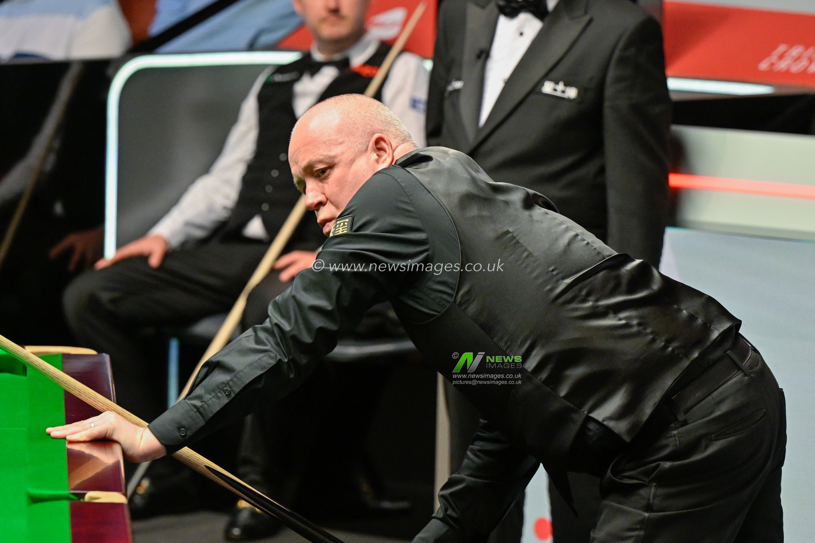 John Higgins reacts to a shot, during the Cazoo World Championships 2024 at Crucible Theatre, Sheffield, United Kingdom, 1st May 2024

(Photo by Cody Froggatt/News Images)