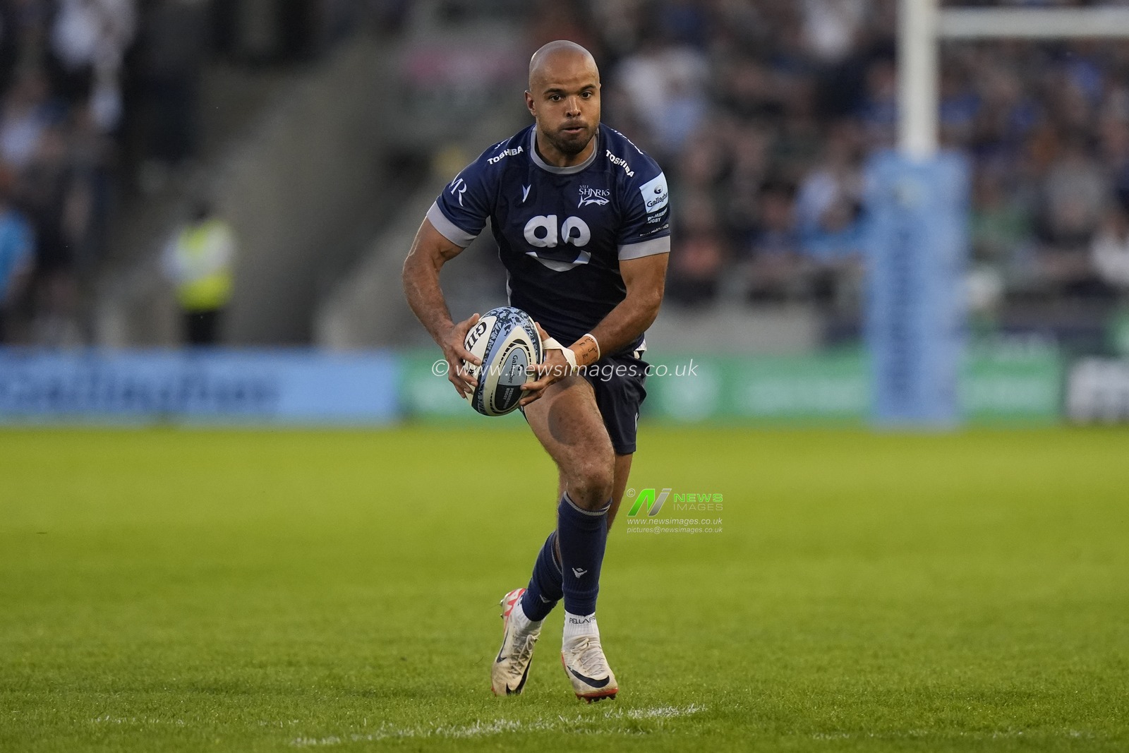 Sale Sharks wing Tom O'Flaherty during the Gallagher Premiership match Sale Sharks vs Leicester Tigers at Salford Community Stadium, Eccles, United Kingdom, 10th May 2024

(Photo by Steve Flynn/News Images)