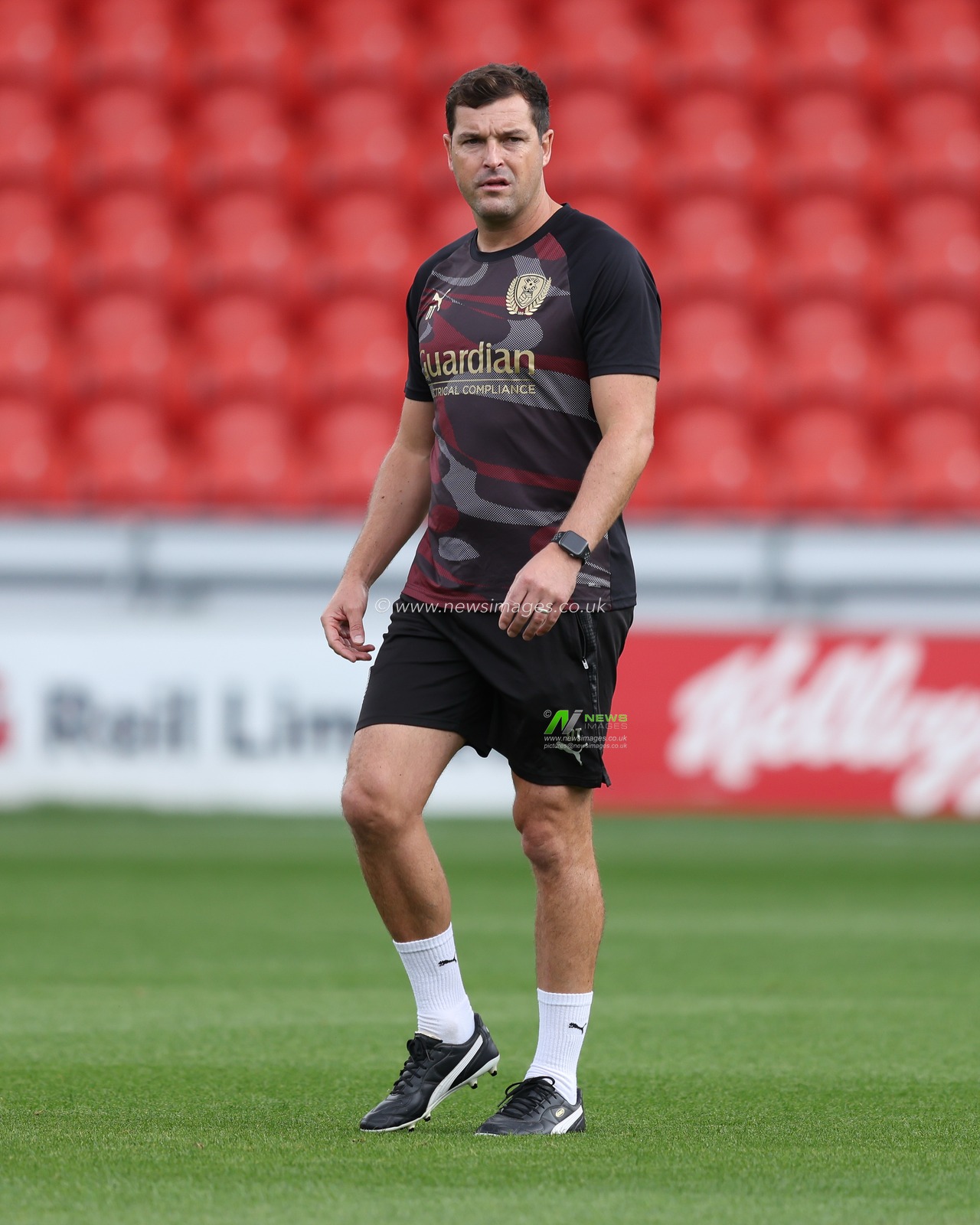 Dale Tonge assistant manager of Rotherham during the Sky Bet League 1 match Doncaster Rovers vs Rotherham United at Eco-Power Stadium, Doncaster, United Kingdom, 30th August 2025

(Photo by Alex Roebuck/News Images)