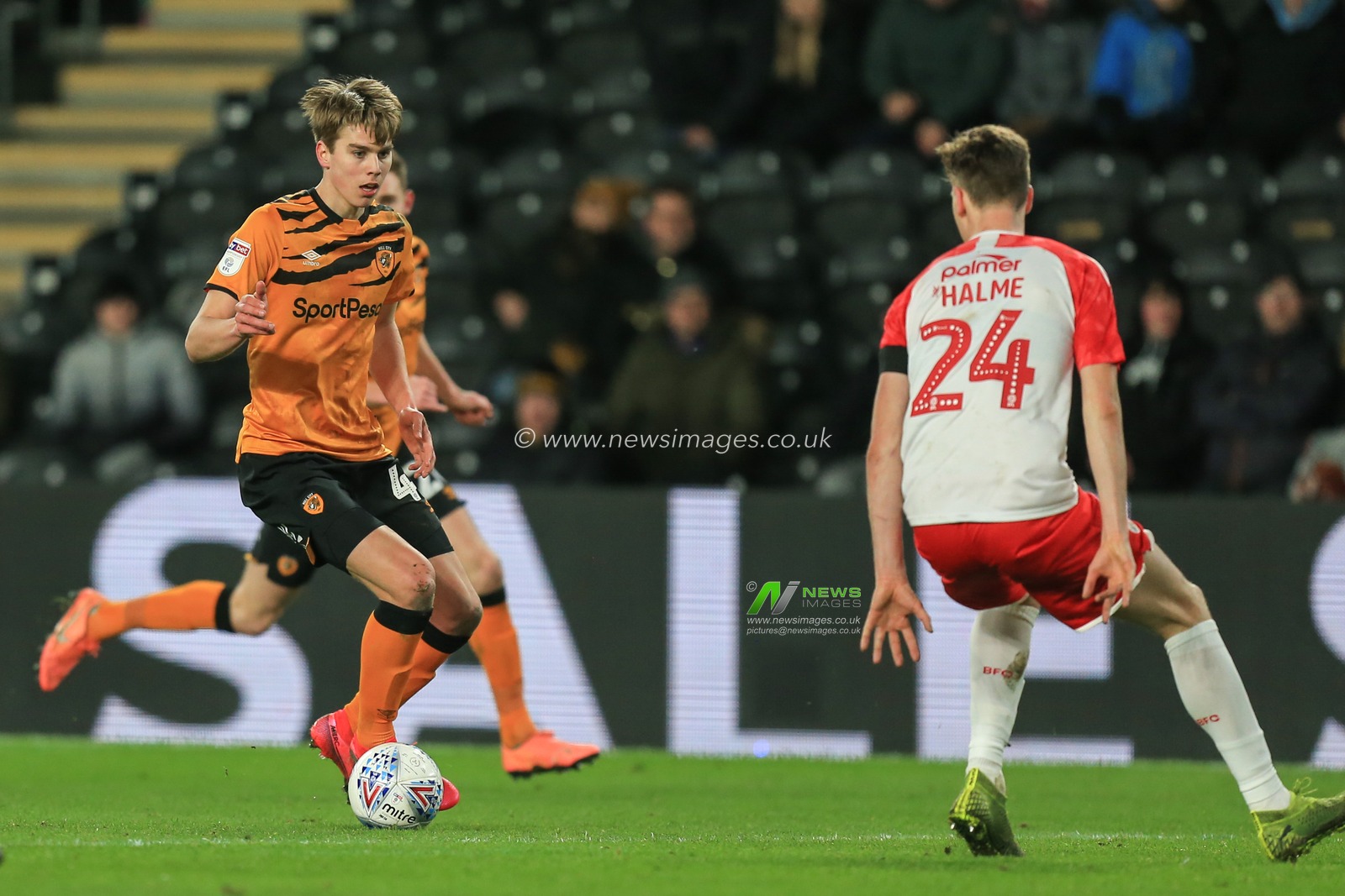 26th February 2020, KC Stadium, Kingston upon Hull, England; Sky Bet Championship, Hull City v Barnsley : Martin Samuelson (42) of Hull City on the ball