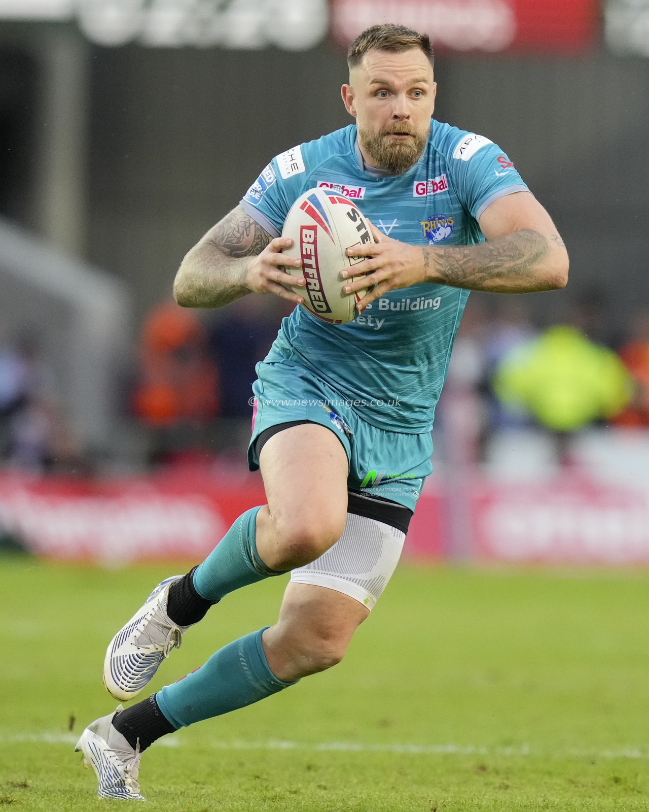Blake Austin #6 of Leeds Rhinos during the Betfred Super League Round 20 match St Helens vs Leeds Rhinos at Totally Wicked Stadium, St Helens, United Kingdom, 28th July 2023

(Photo by Steve Flynn/News Images)