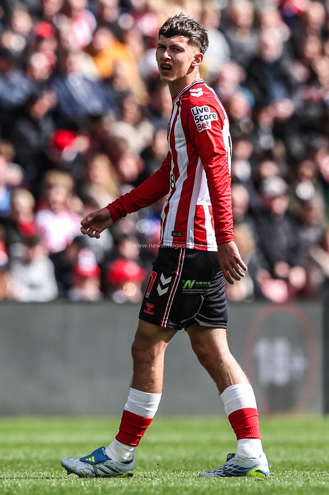 Chris Rigg of Sunderland during the Premier League match Sunderland vs Tottenham Hotspur at Stadium Of Light, Sunderland, United Kingdom on 12 April 2026

(Photo by Alfie Cosgrove/News Images)