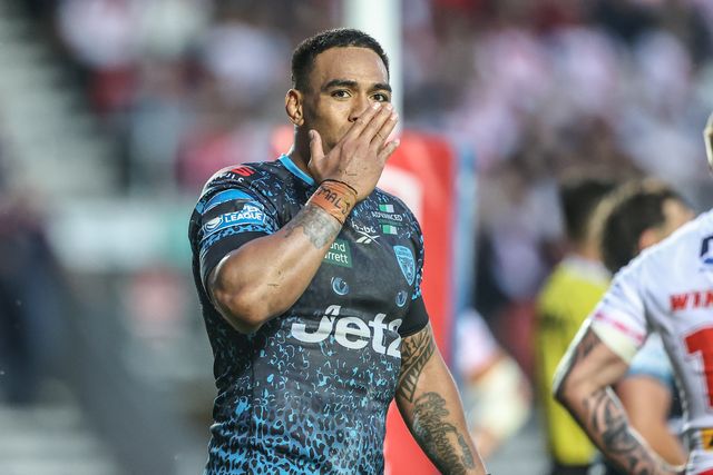 Joe Ofahengaue of Leigh Leapords celebrates his try during the Betfred Super League round 19 match St Helens vs Leigh Leopards at Totally Wicked Stadium, St Helens, United Kingdom, 17th July 2025

(Photo by Alfie Cosgrove/News Images)