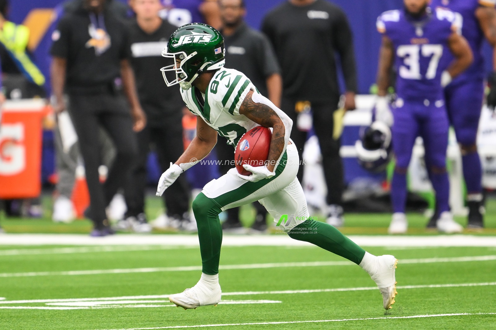 Xavier Gipson of the New York Jets breaks down field during the Week 5 match New York Jets vs Minnesota Vikings at Tottenham Hotspur Stadium, London, United Kingdom, 6th October 2024

(Photo by Craig Thomas/News Images)