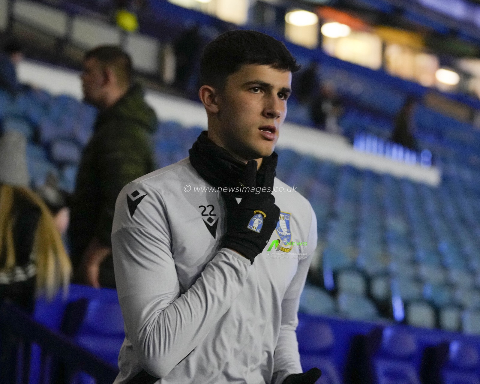 Rio Shipston #22 of Sheffield Wednesday runs out for the warm ups before the Sky Bet League 1 match Sheffield Wednesday vs Morecambe at Hillsborough, Sheffield, United Kingdom, 14th February 2023

(Photo by Steve Flynn/News Images)