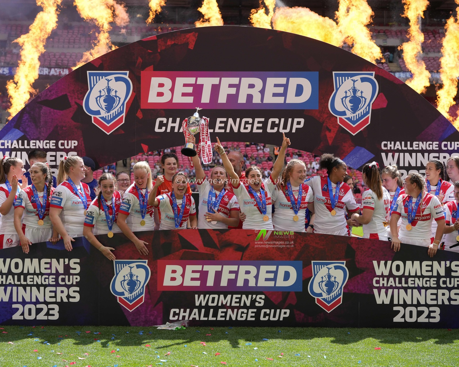 St. Helens Women lift the BetFred Women's Challenge Cup trophy during the Betfred Womens Challenge Cup Final match Leeds Rhinos vs St Helens at Wembley Stadium, London, United Kingdom, 12th August 2023

(Photo by Steve Flynn/News Images)