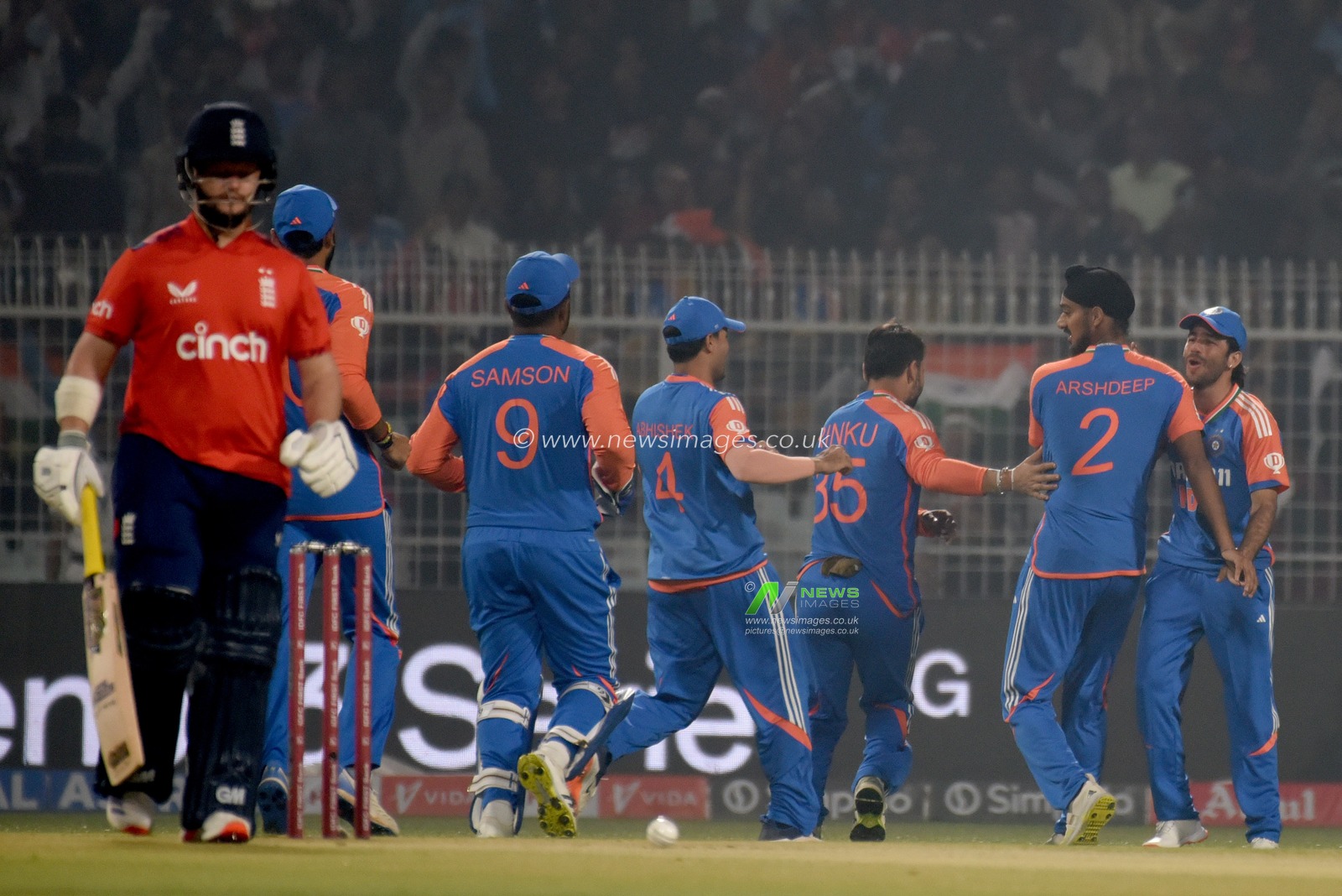 India's Arshdeep Singh, second right, celebrates with teammates after the dismissal of England's Phil Salt during the first T20 cricket match between India and England at Eden Gardens in Kolkata, India, Wednesday, Jan. 22, 2025.Pictures by Debajyoti Chakraborty.(Photo: Debajyoti Chakraborty/News Images)