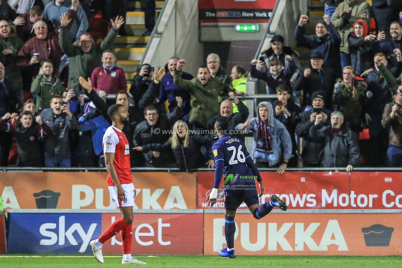 10th April 2019, New York Stadium, Rotherham, England; Sky Bet Championship Rotherham United vs Aston Villa ; Jonathan Kodjia (26) of Aston Villa celebrates his goal to make it 1-1


Credit: Mark Cosgrove/News Images

English Football League images are subject to DataCo Licence