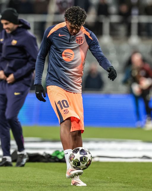 Lamine Yamal of Barcelona in the pregame warmup session during the UEFA Champions League Last 16 match Newcastle Untied vs Barcelona at St. James's Park, Newcastle, United Kingdom on 10 March 2026

(Photo by Mark Cosgrove/News Images)