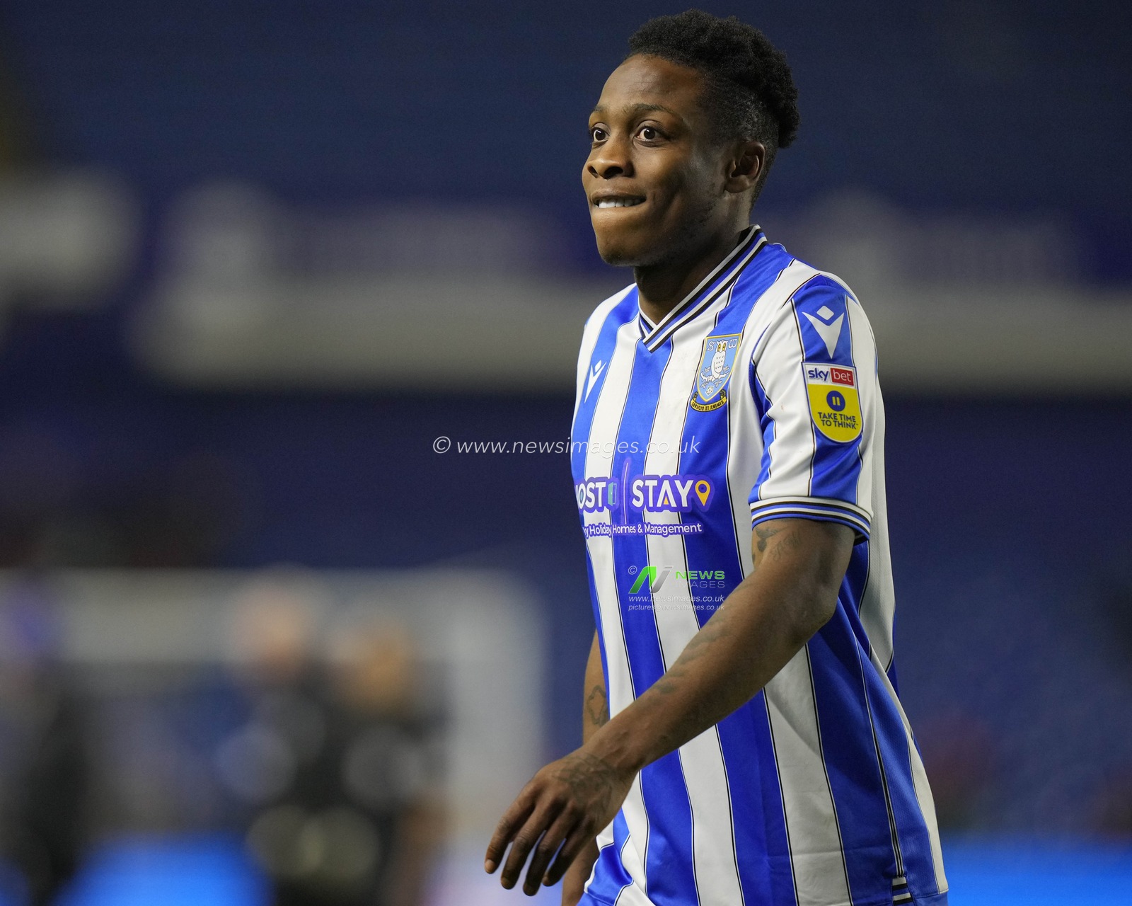 Dennis Adeniran #8 of Sheffield Wednesday salutes the fans after the Sky Bet League 1 match Sheffield Wednesday vs Morecambe at Hillsborough, Sheffield, United Kingdom, 14th February 2023

(Photo by Steve Flynn/News Images)