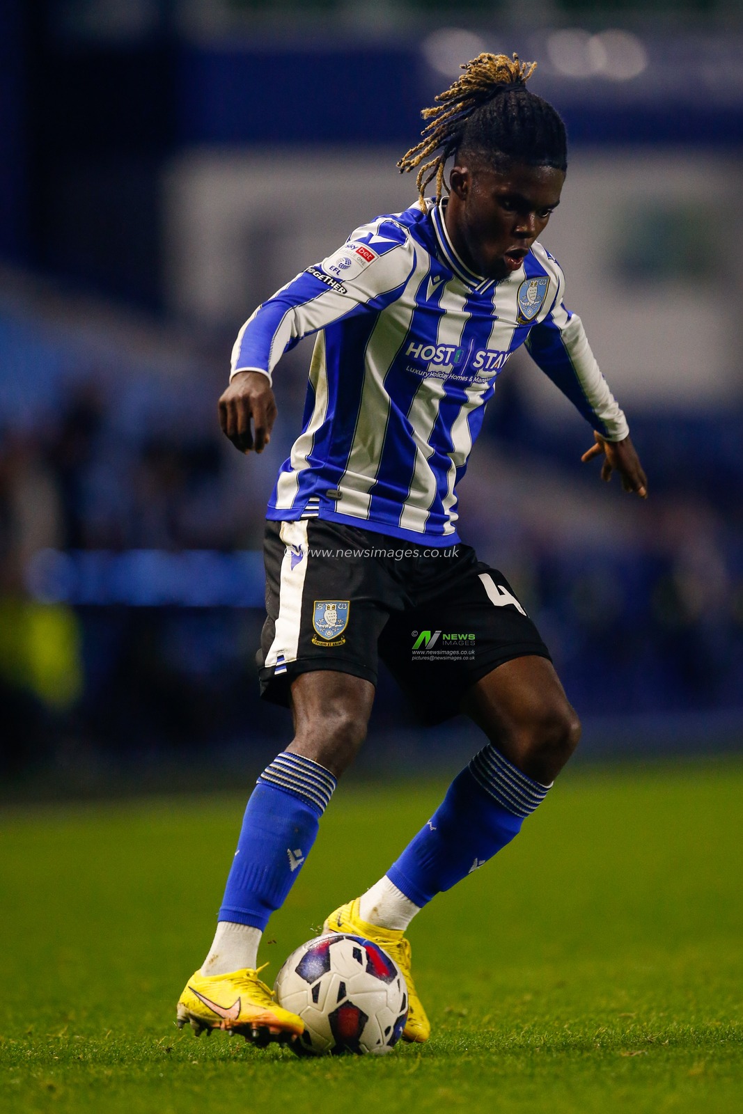Alex Mighten #45 of Sheffield Wednesday during the Papa John's Trophy match Sheffield Wednesday vs Burton Albion at Hillsborough, Sheffield, United Kingdom, 20th September 2022

(Photo by Ben Early/News Images)