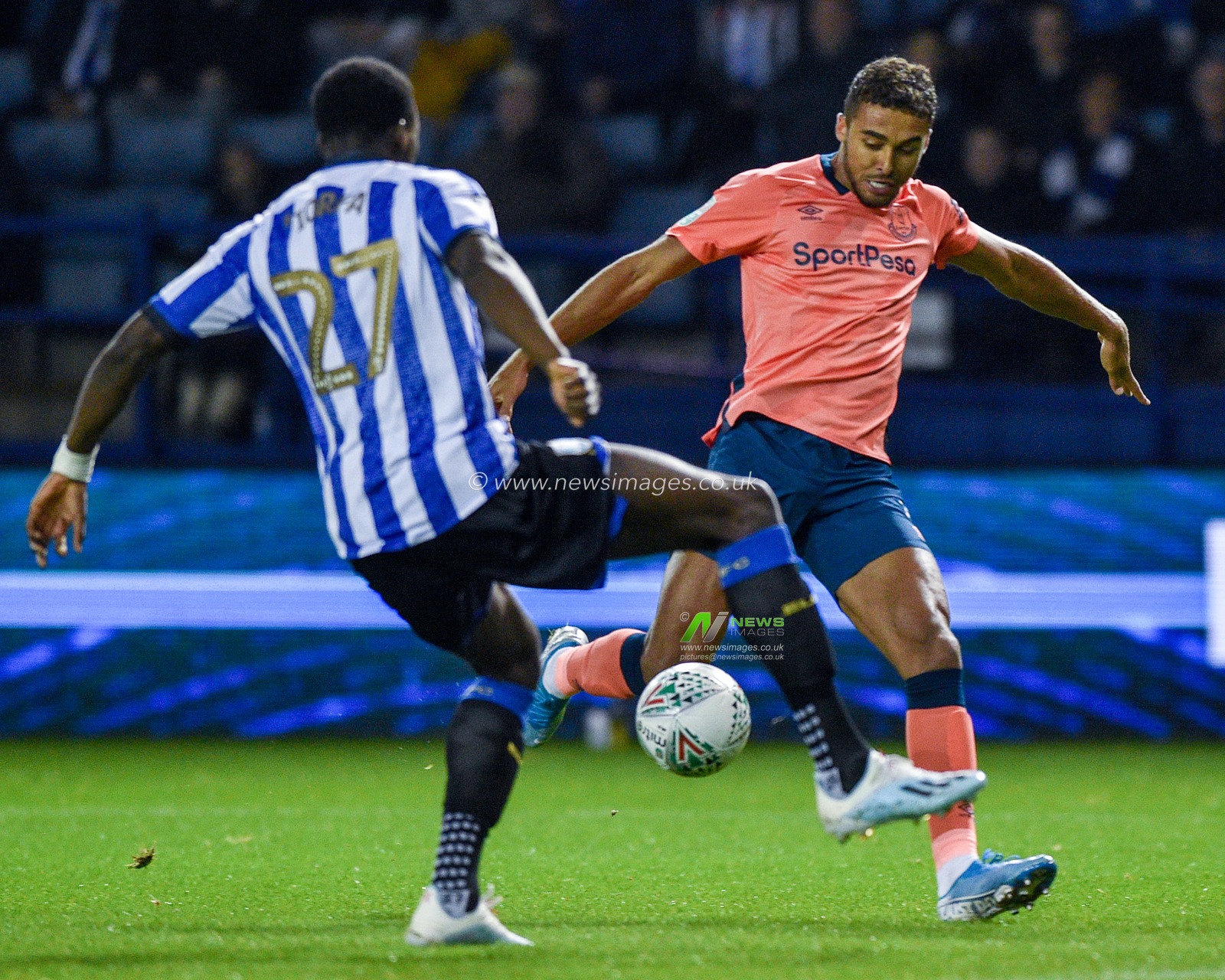 24th September 2019 , Hillsborough, Sheffield, England; EFL Carabao Cup Football, Third Round, Sheffield Wednesday vs Everton : Dominic Calvert-Lewin (9) of Everton scores  opening goal to make it 0-1 to Everton. Credit: Dean Williams/News Images, 

English Football League images are subject to DataCo Licence