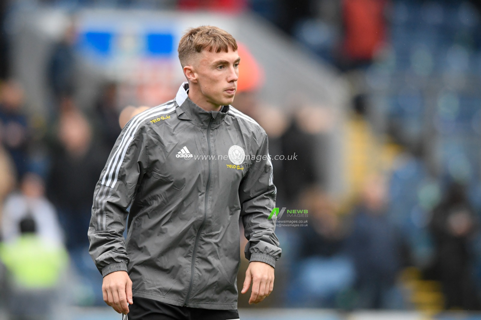 Ben Osborn #23 of Sheffield United warming up before the game