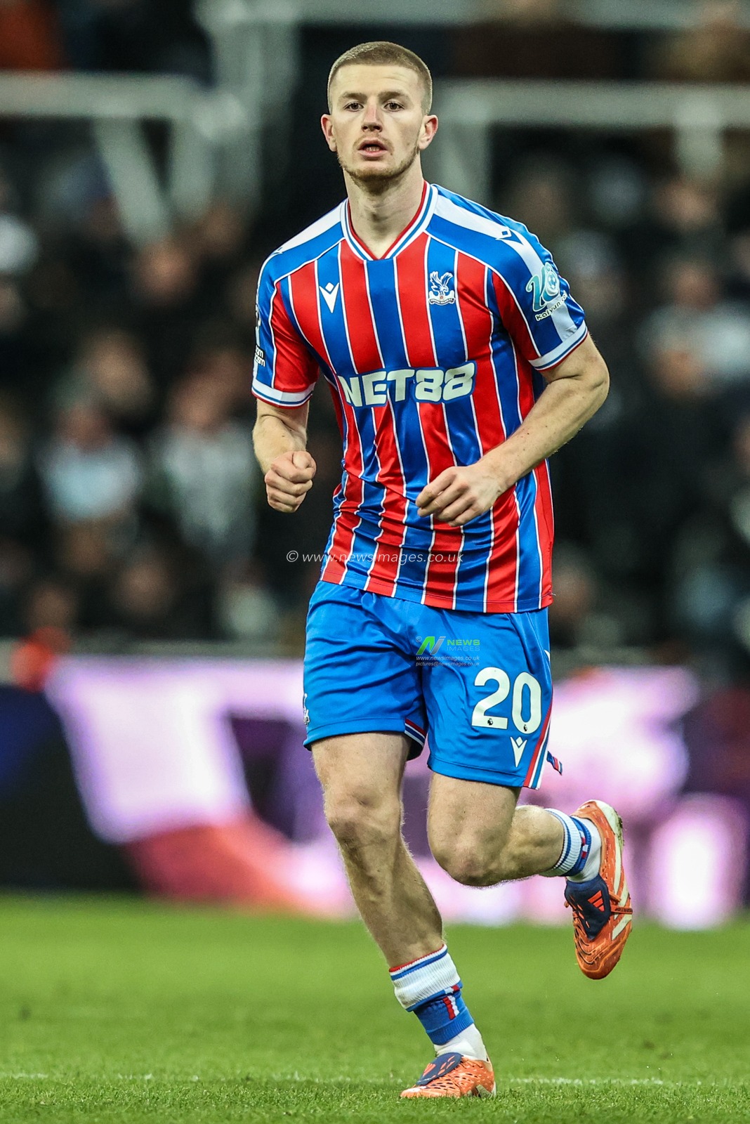 Adam Wharton of Crystal Palace during the Premier League match Newcastle United vs Crystal Palace at St. James's Park, Newcastle, United Kingdom, 4th January 2026

(Photo by Alfie Cosgrove/News Images)

*** GER AUT SUI OUT ***