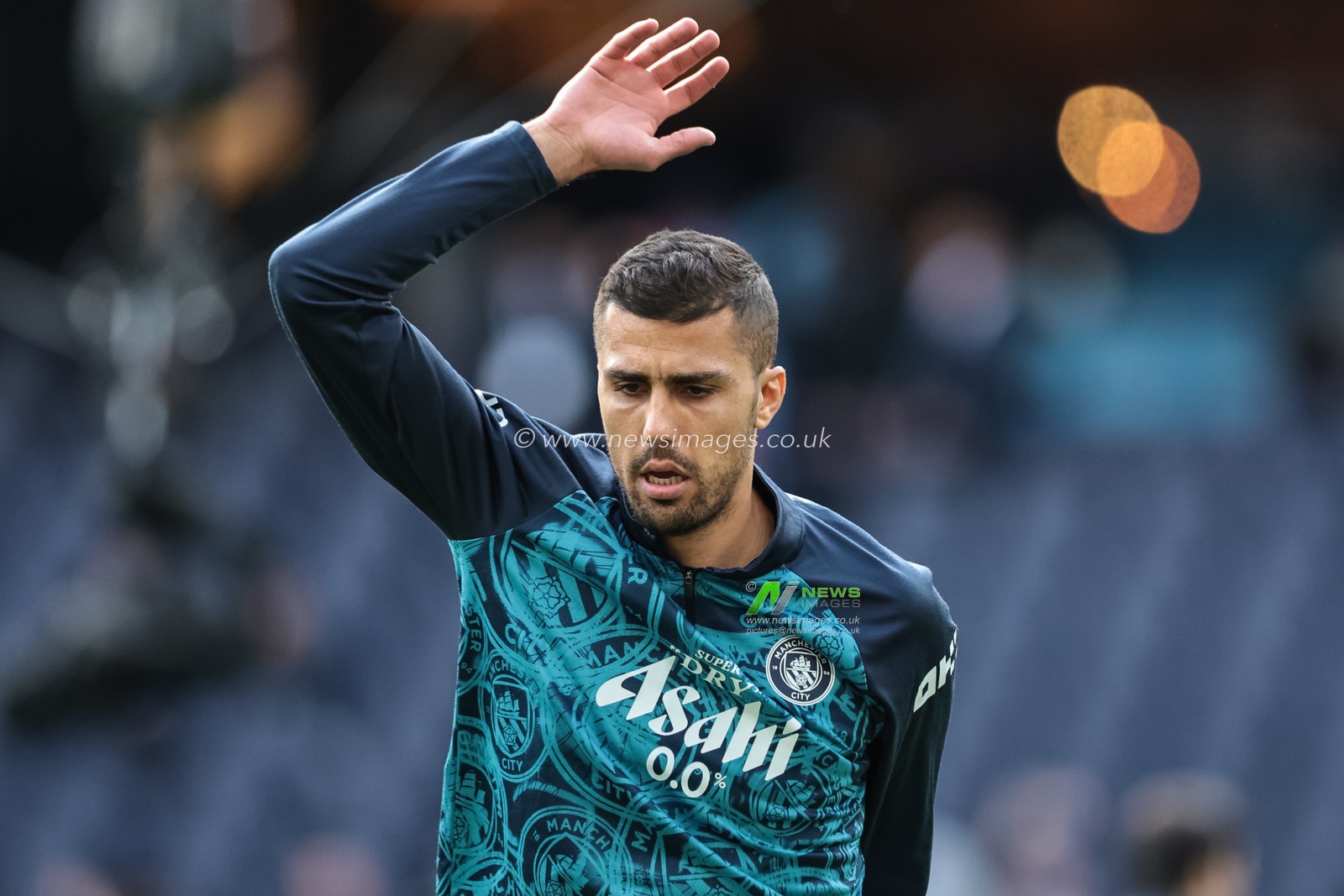 Rodrigo of Manchester City in the pregame warmup session during the Premier League match Manchester City vs Arsenal at Etihad Stadium, Manchester, United Kingdom on 19 April 2026

(Photo by Mark Cosgrove/News Images)