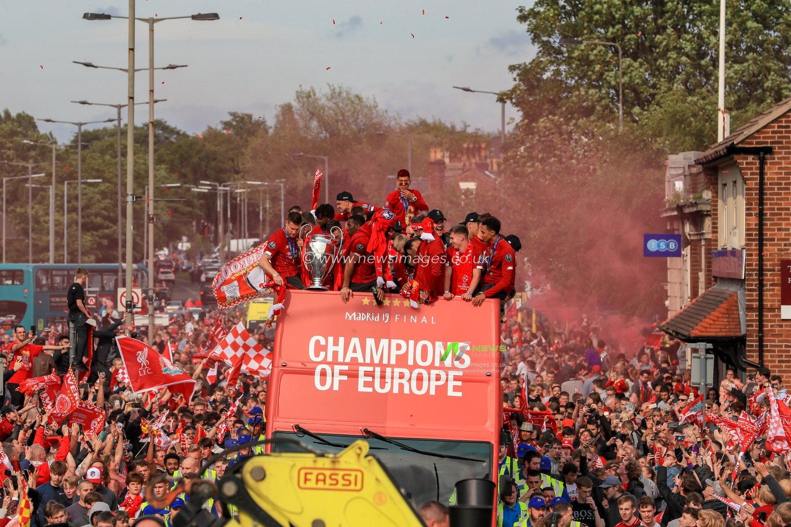 2nd June 2019 , Liverpool, England; UEFA Champions League, Liverpool FC Champions League winners celebrations and open top bus parade ; Liverpool players celebrate with the fans on their open top bus as it tours the City


Credit: Mark Cosgrove/News Images