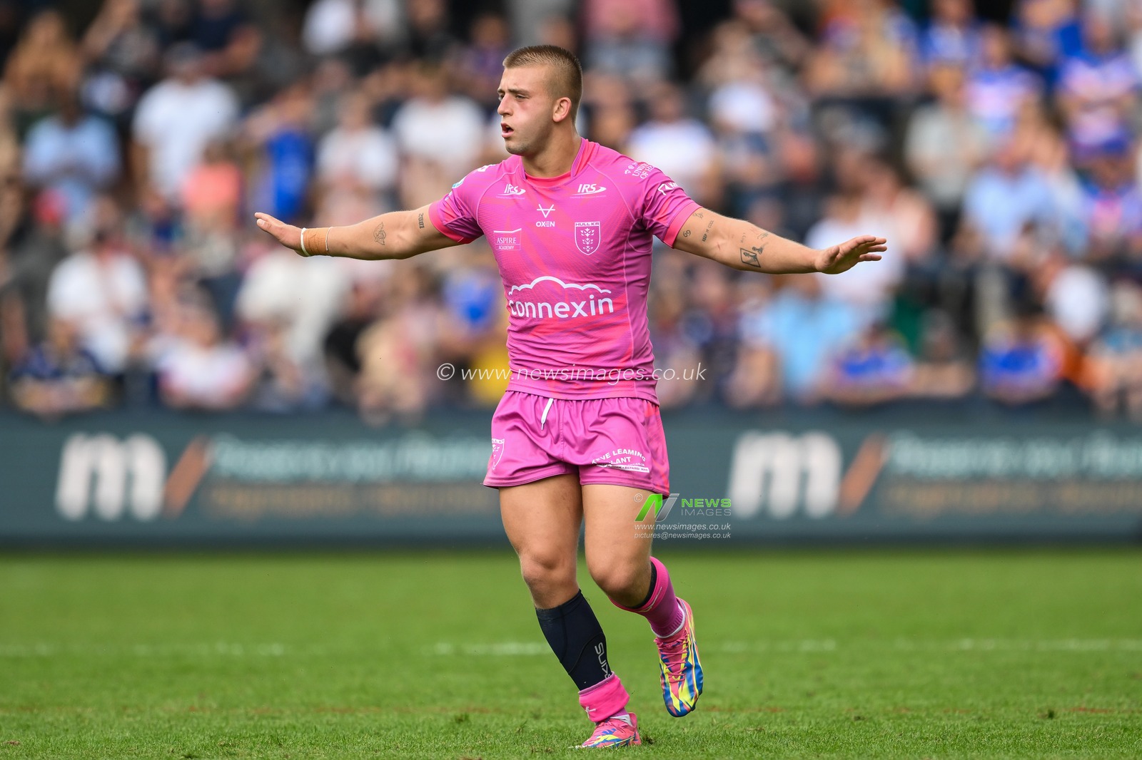 Mikey Lewis of Hull KR during the Betfred Super League Round 18 match Leeds Rhinos vs Hull KR at Headingley Stadium, Leeds, United Kingdom, 20th July 2024

(Photo by Craig Thomas/News Images)