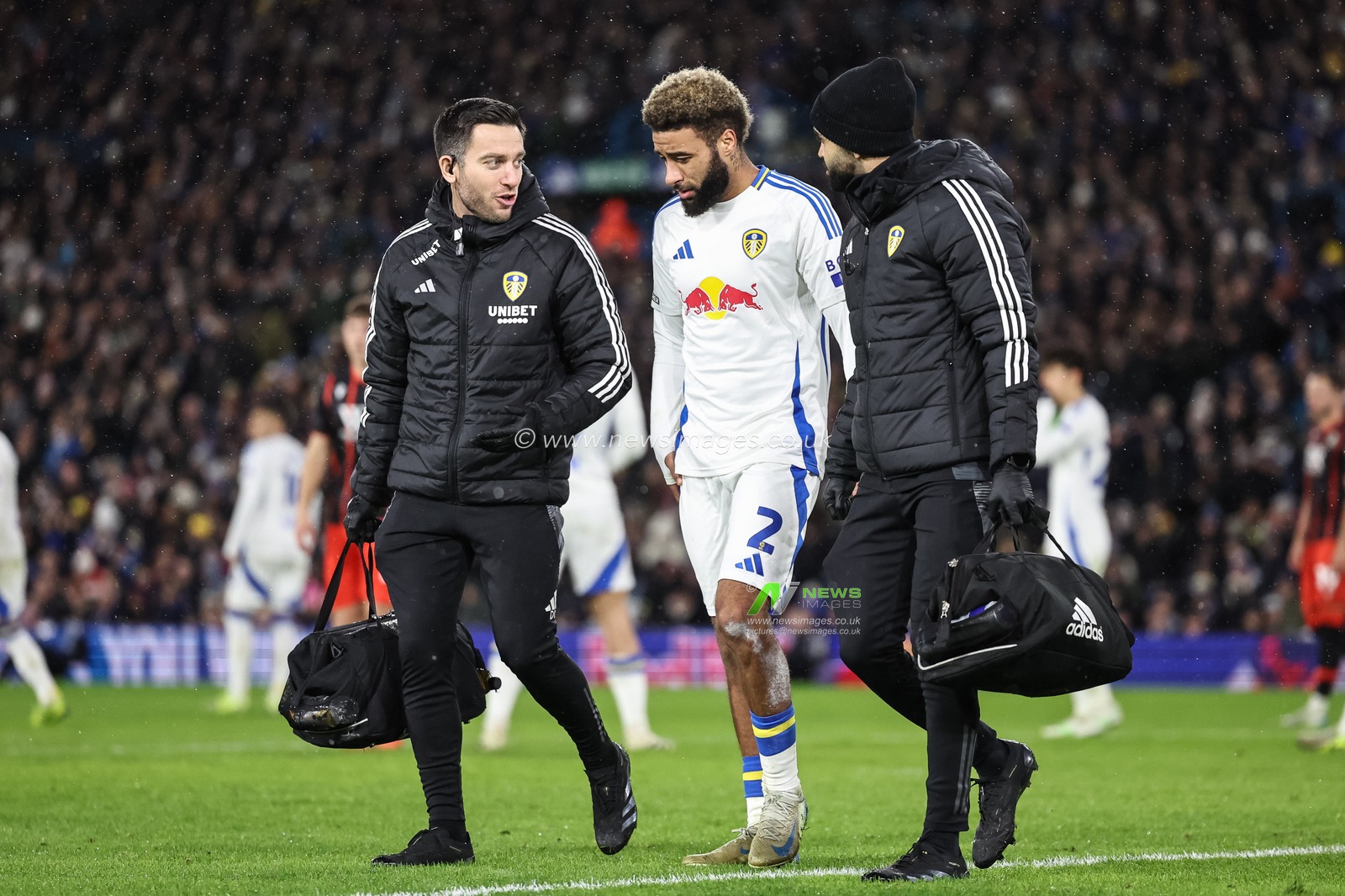 Jayden Bogle of Leeds United leaves the field of play injured during the Sky Bet Championship match Leeds United vs Blackburn Rovers at Elland Road, Leeds, United Kingdom, 1st January 2025

(Photo by Mark Cosgrove/News Images)