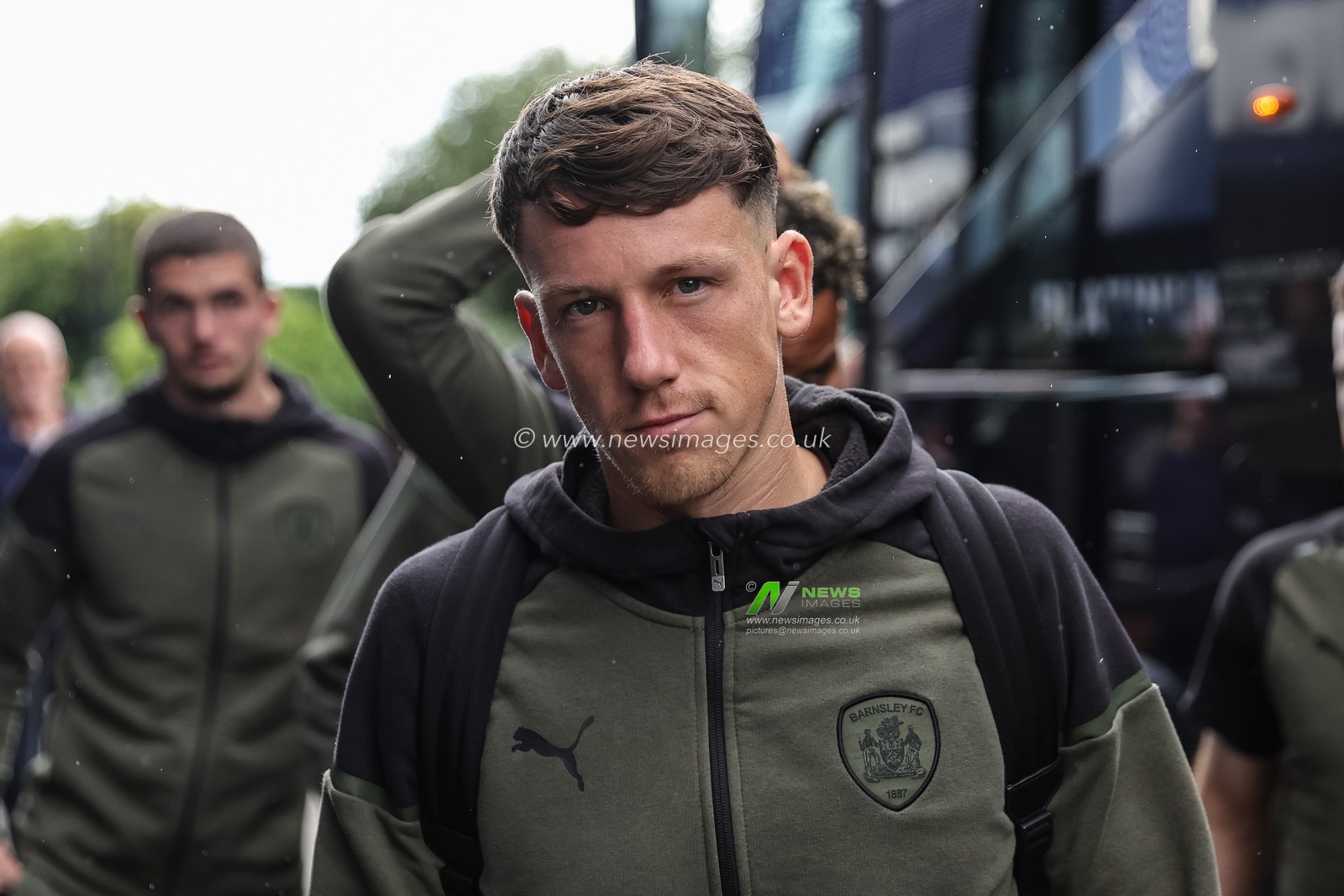 MaÃ«l de Gevigney #6 of Barnsley arrives during the Sky Bet League 1 match Wigan Athletic vs Barnsley at DW Stadium, Wigan, United Kingdom, 26th August 2023

(Photo by Mark Cosgrove/News Images)