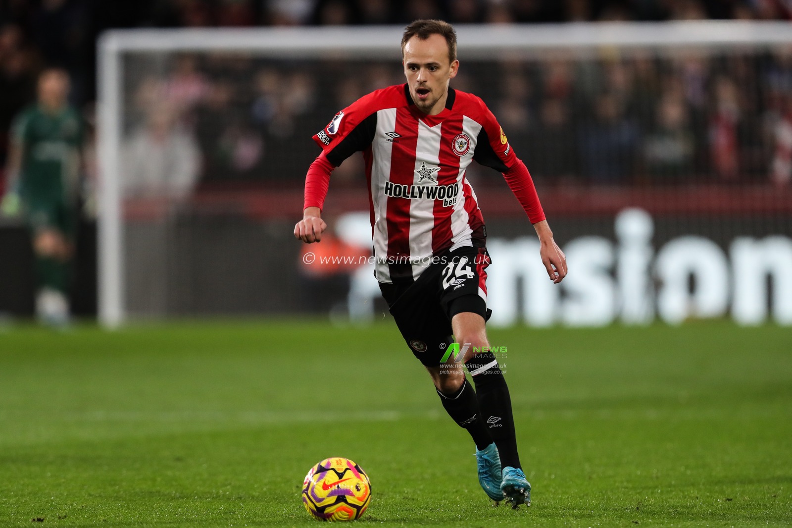 Mikkel Damsgaard of Brentford goes forward with the ball during the Premier League match Brentford vs Nottingham Forest at The Gtech Community Stadium, London, United Kingdom, 21st December 2024

(Photo by Gareth Evans/News Images)