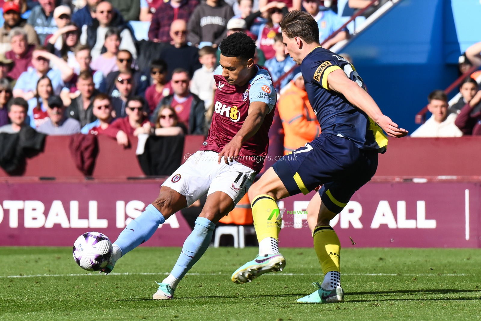 Ollie Watkins of Aston Villa shoots on goal during the Premier League match Aston Villa vs Bournemouth at Villa Park, Birmingham, United Kingdom, 21st April 2024

(Photo by Craig Thomas/News Images)