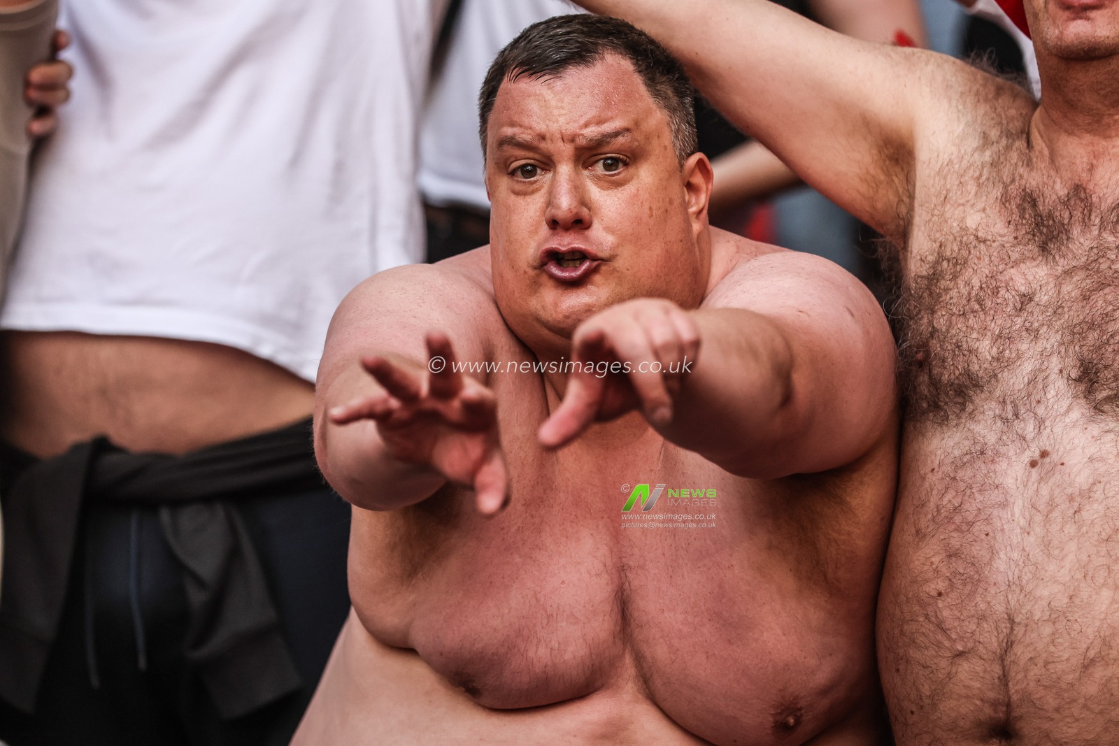 Charlton fans celebrate winning the playoff final during the Sky Bet League 1 Playoff Final match Charlton Athletic vs Leyton Orient at Wembley Stadium, London, United Kingdom, 25th May 2025

(Photo by Alfie Cosgrove/News Images)
