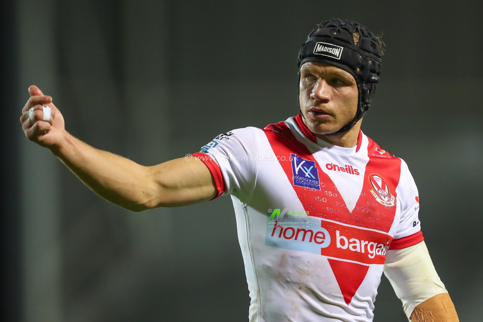 Jonny Lomax #6 of St Helens during the Betfred Super League Round 27 match St Helens vs Hull FC at Totally Wicked Stadium, St Helens, United Kingdom, 22nd September 2023

(Photo by Gareth Evans/News Images)