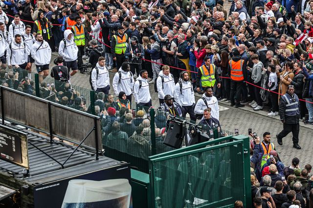 Team England arrive during the Quilter Nations Series 2025 match England vs New Zealand at Allianz Stadium, Twickenham, United Kingdom, 15th November 2025

(Photo by Mark Cosgrove/News Images)

*** GER AUT SUI OUT ***