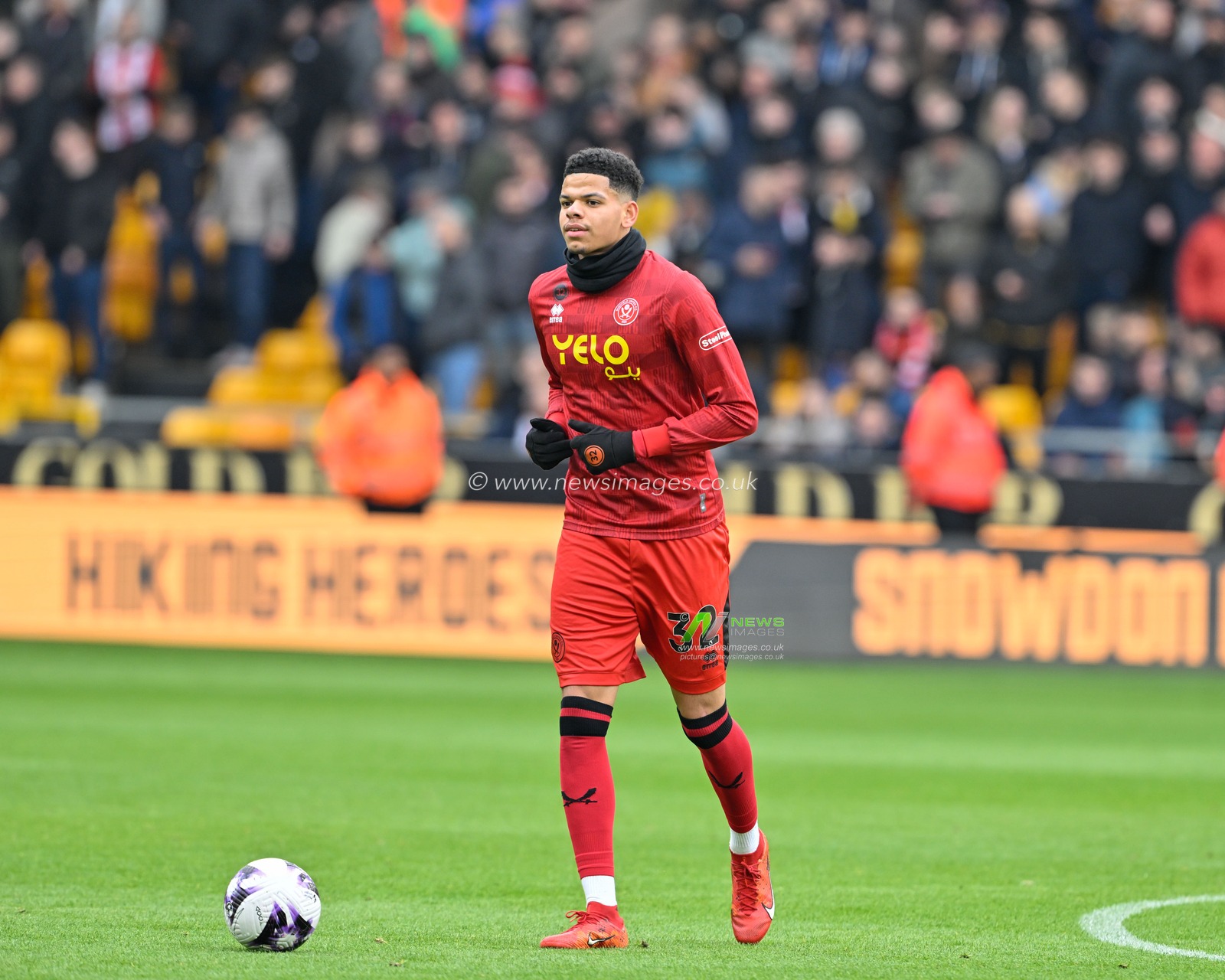 William Osula of Sheffield United warms up ahead of the match, during the Premier League match Wolverhampton Wanderers vs Sheffield United at Molineux, Wolverhampton, United Kingdom, 25th February 2024

(Photo by Cody Froggatt/News Images)