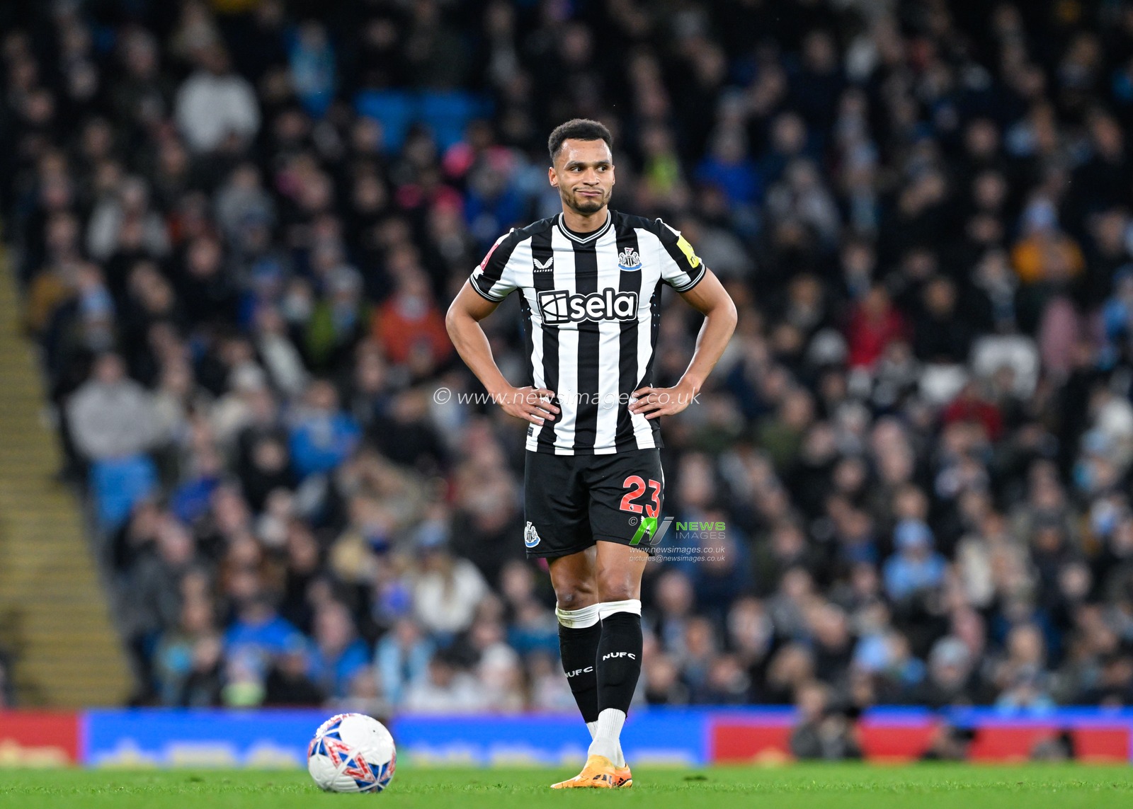 Jacob Murphy of Newcastle United waits to take a free kick, during the Emirates FA Cup Quarter- Final match Manchester City vs Newcastle United at Etihad Stadium, Manchester, United Kingdom, 16th March 2024

(Photo by Cody Froggatt/News Images)
