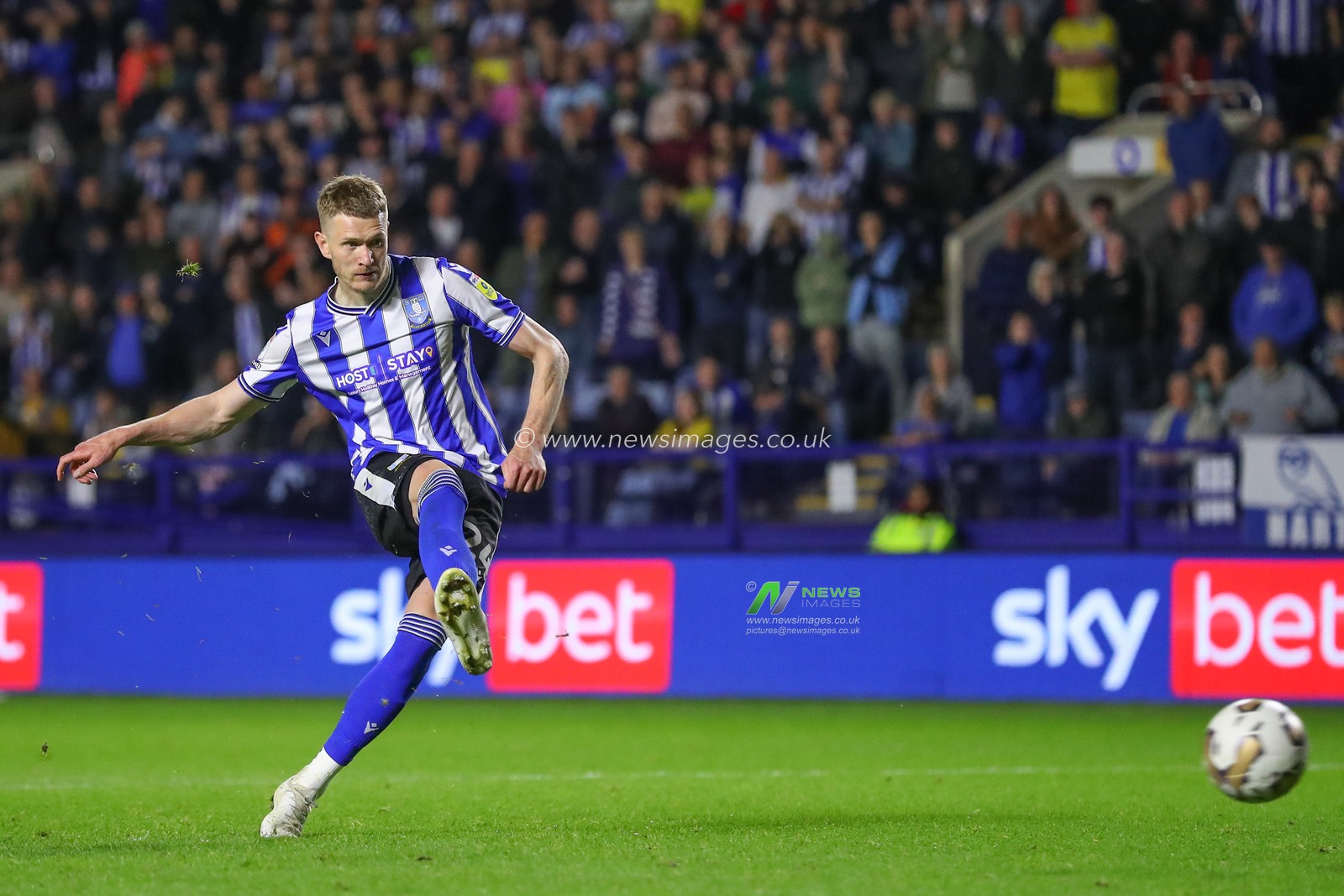 Michael Smith #24 of Sheffield Wednesday scores a penalty during the penalty shootout in the Sky Bet League 1 Play-off match Sheffield Wednesday vs Peterborough at Hillsborough, Sheffield, United Kingdom, 18th May 2023

(Photo by Gareth Evans/News Images)
