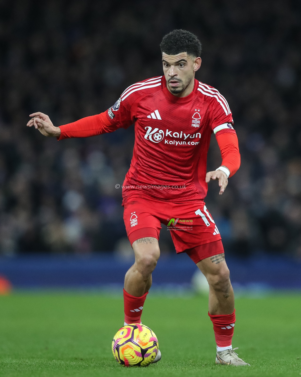Morgan Gibbs-White of Nottingham Forest with the ball during the Premier League match Everton vs Nottingham Forest at Goodison Park, Liverpool, United Kingdom, 29th December 2024

(Photo by Gareth Evans/News Images)