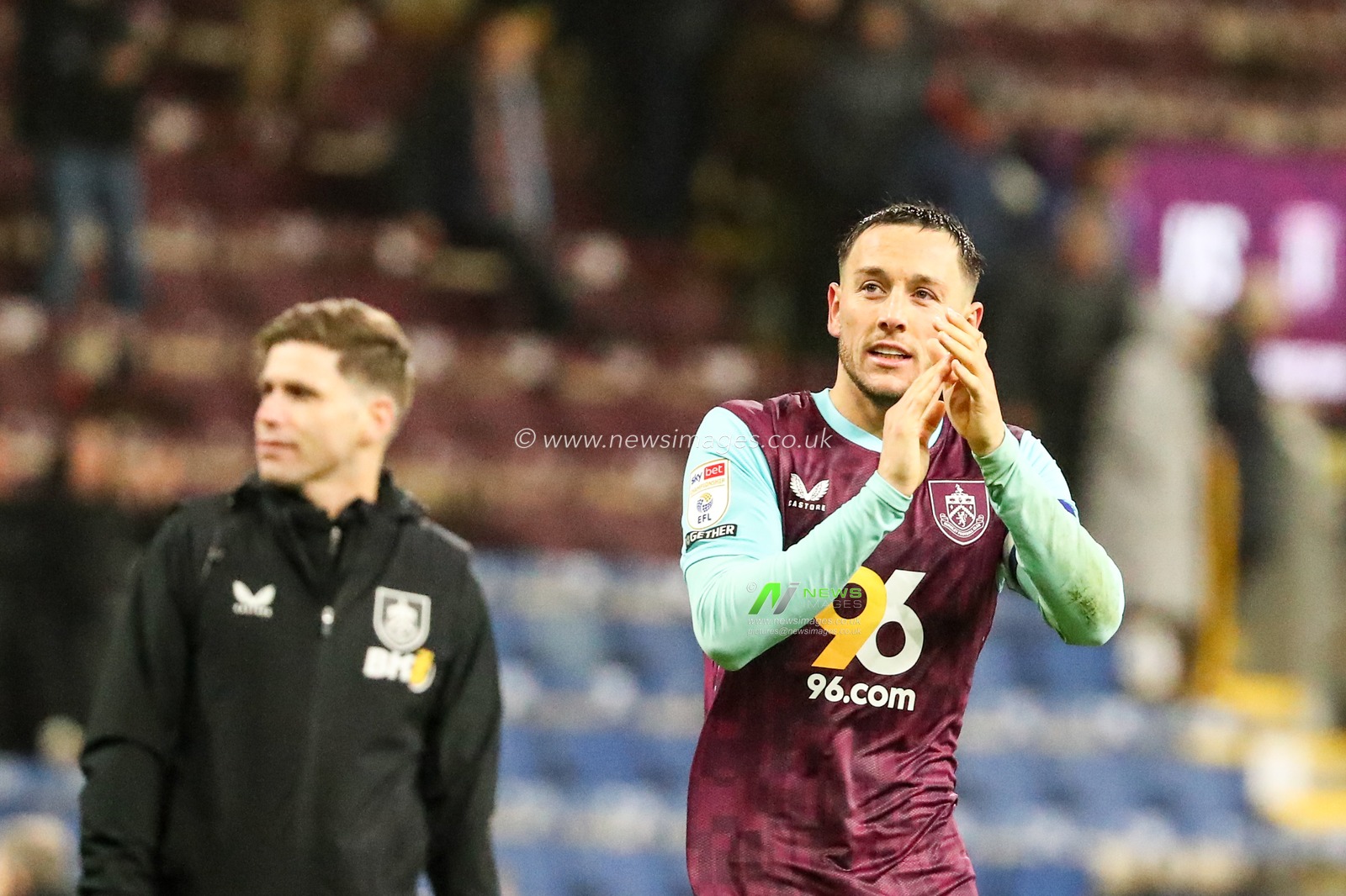 Josh Brownhill of Burnley clapping home fans after 2-1 win after the Sky Bet Championship match Burnley vs Watford at Turf Moor, Burnley, United Kingdom, 21st December 2024

(Photo by Jorge Horsted/News Images)