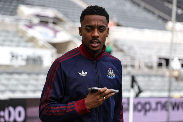 Joe Willock of Newcastle Untied arrives during the Premier League match Newcastle Untied vs Bournemouth at St. James's Park, Newcastle, United Kingdom on 18 April 2026

(Photo by Mark Cosgrove/News Images)