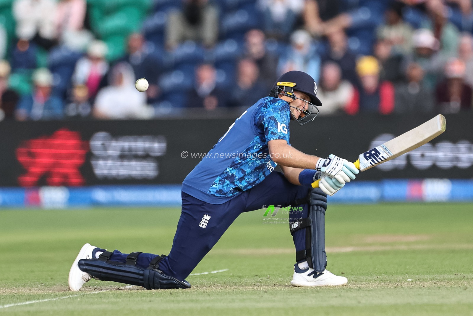 Joe Root of England with back to back reverse sweepâ€™s for a boundary, four runs during the 2nd Metro Bank ODI England v West Indies at Sophia Gardens Cricket Ground, Cardiff, United Kingdom, 1st June 2025

(Photo by Mark Cosgrove/News Images)