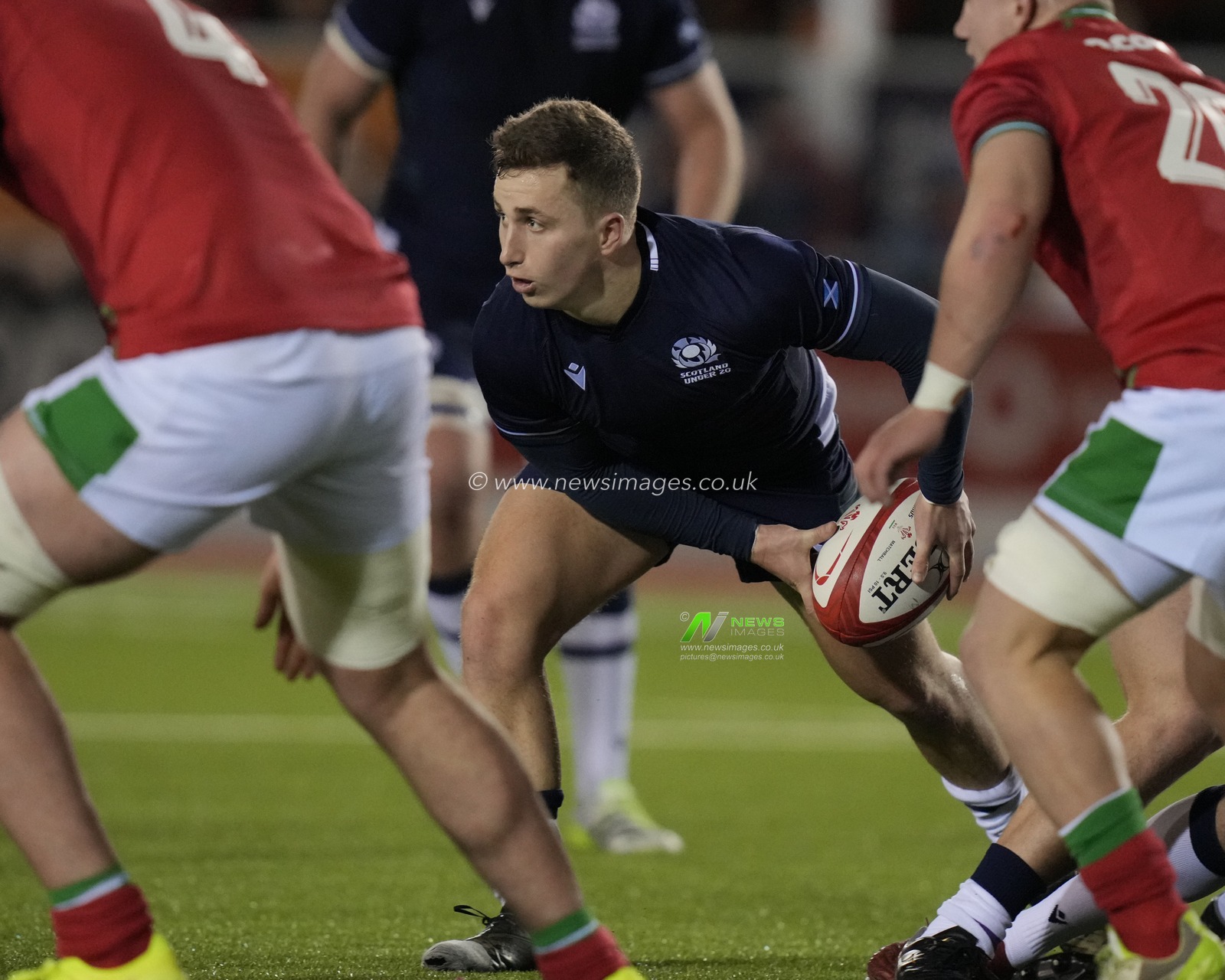 Murdoch Lock of Scotland U20's sets to pass during the 2024 Guinness U20 Six Nations match Wales U20s vs Scotland U20s at Stadiwm CSM, Colwyn Bay, United Kingdom, 2nd February 2024

(Photo by Steve Flynn/News Images)