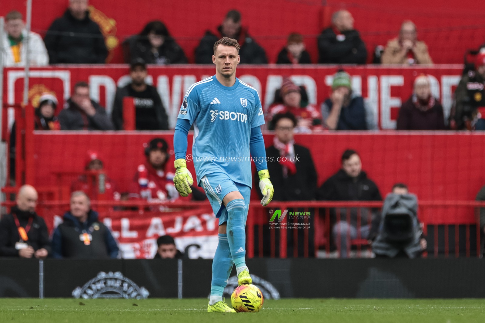 Fulham goalkeeper Bernd Leno with the ball during the Premier League match Manchester United vs Fulham at Old Trafford, Manchester, United Kingdom, 1st February 2026

(Photo by Mark Cosgrove/News Images)