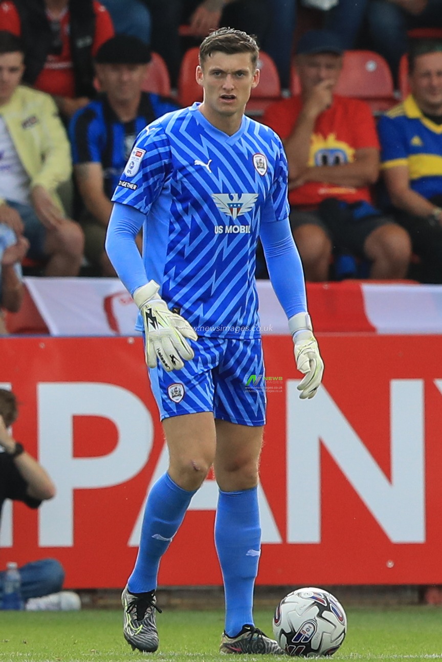 Liam Roberts #1 of Barnsley during the Sky Bet League 1 match Cheltenham Town vs Barnsley at The Jonny-Rocks Stadium, Cheltenham, United Kingdom, 2nd September 2023

(Photo by Alfie Cosgrove/News Images)