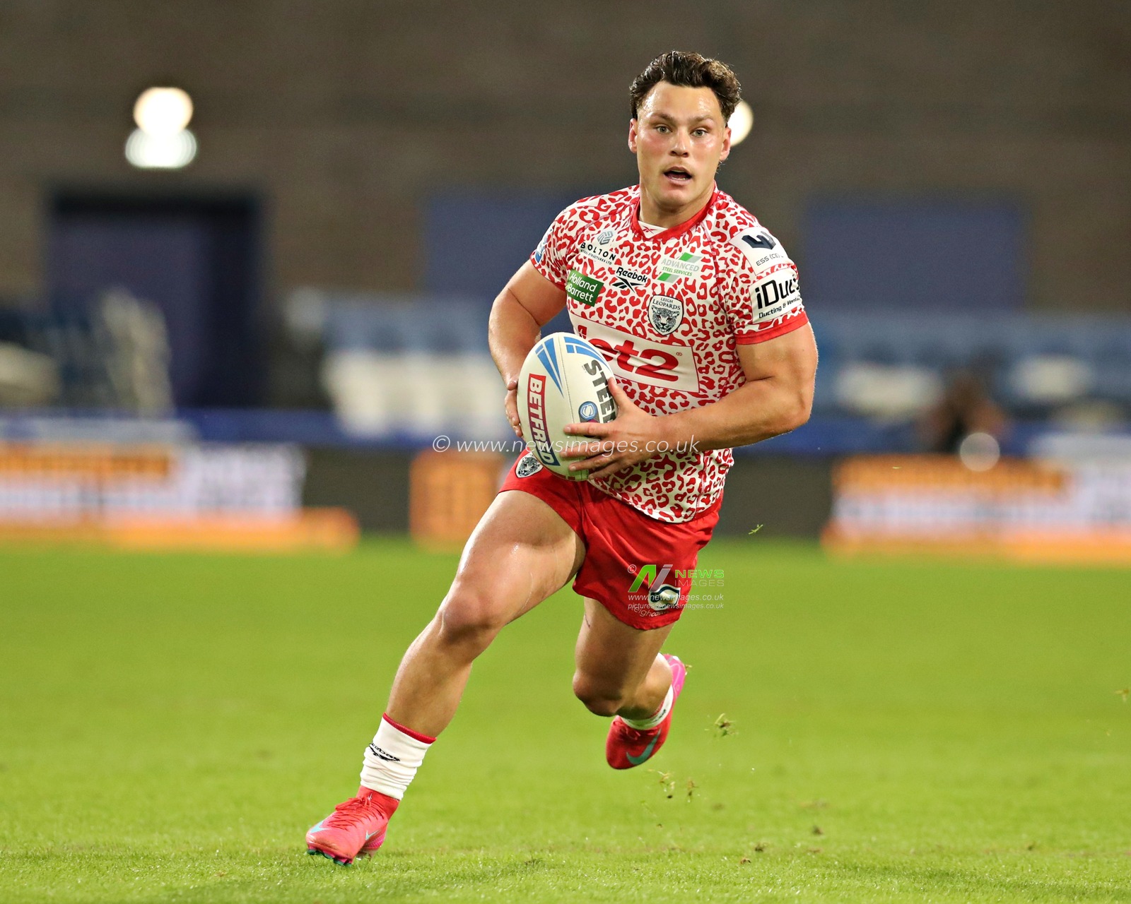 Lachlan Lam of Leigh Leopards during the Betfred Super League Round 13 match Huddersfield Giants vs Leigh Leopards at John Smith's Stadium, Huddersfield, United Kingdom, 29th May 2025(Photo by Sam Eaden/News Images)
