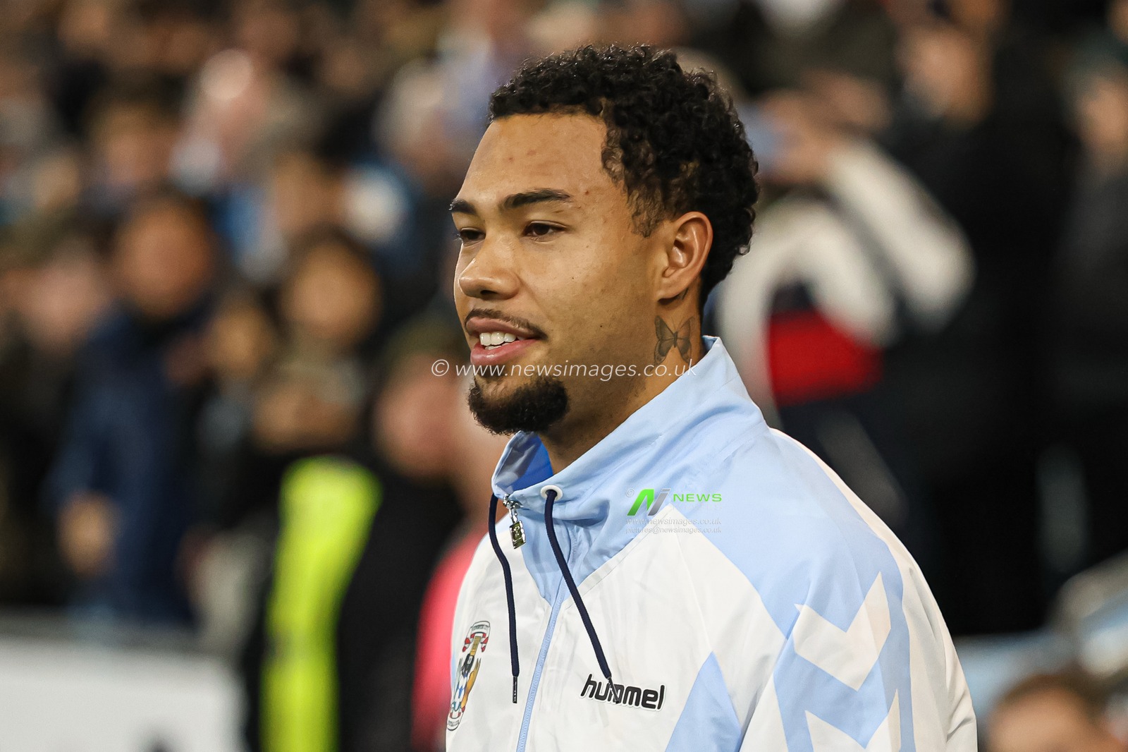 Milan van Ewijk of Coventry City during the Sky Bet Championship match Coventry City vs Ipswich Town at Coventry Building Society Arena, Coventry, United Kingdom, 29th December 2025

(Photo by Euan Manning/News Images)

*** GER AUT SUI OUT ***