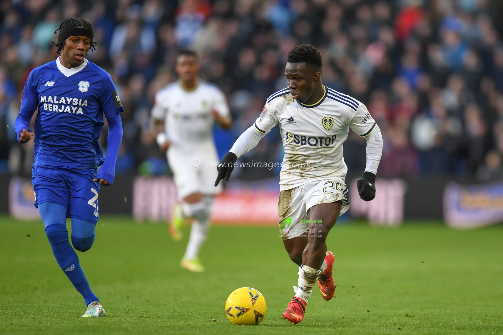 Wilfried Gnonto #29 of Leeds United runs with the ball during the Emirates FA Cup Third Round match Cardiff City vs Leeds United at Cardiff City Stadium, Cardiff, United Kingdom, 8th January 2023

(Photo by Mike Jones/News Images)