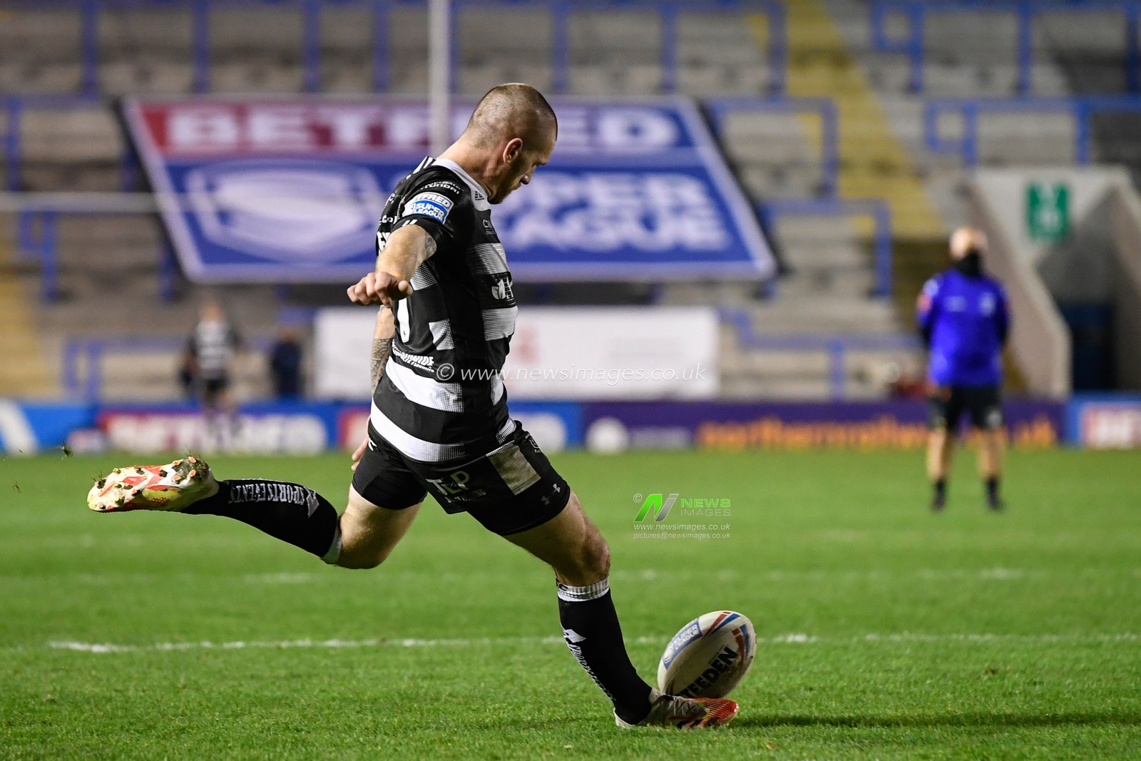 Mark Sneyd #7 of Hull FC successfully converts a try to make it 8-19